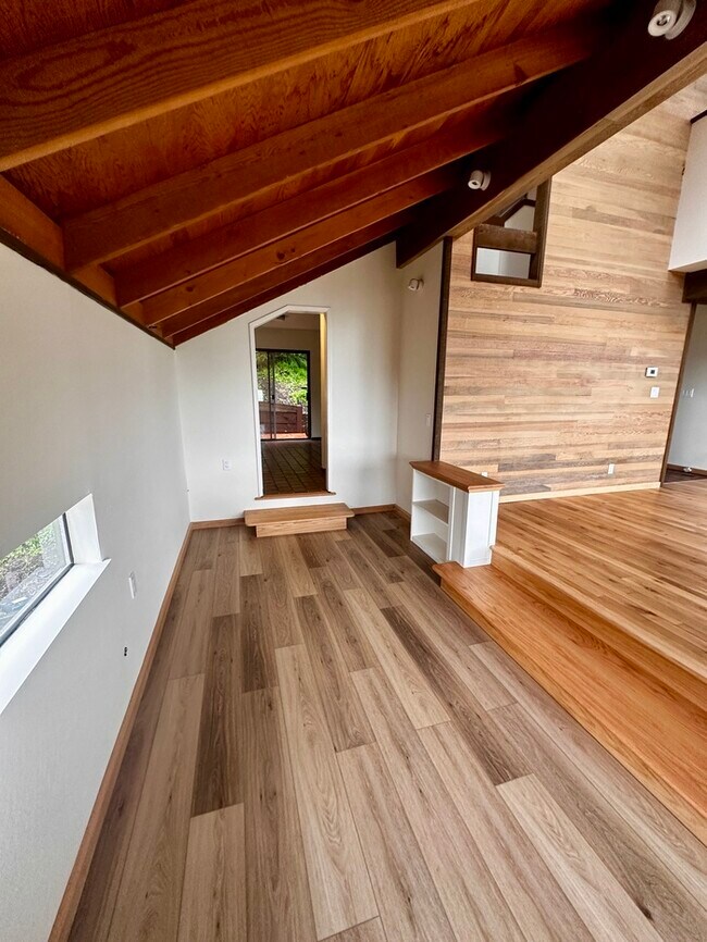 Foto del edificio - Unique Open living Space in North Berkeley