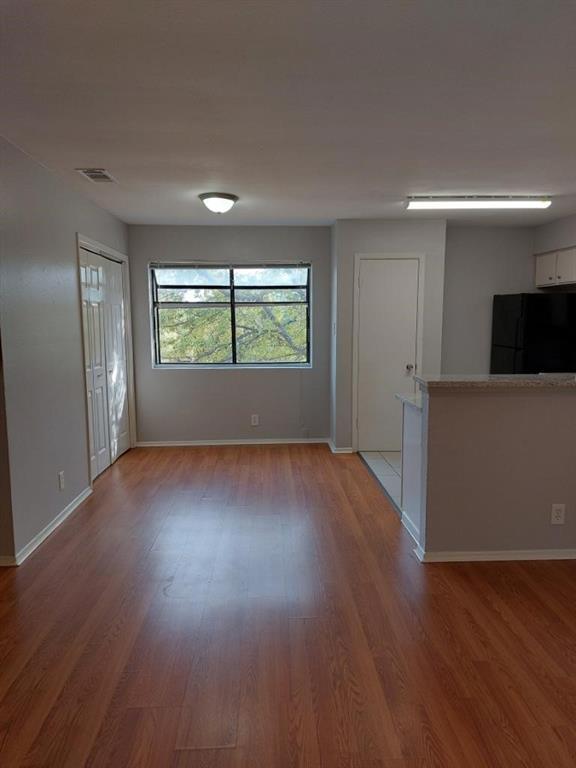 Foto del edificio - 9703 Roxanna Dr