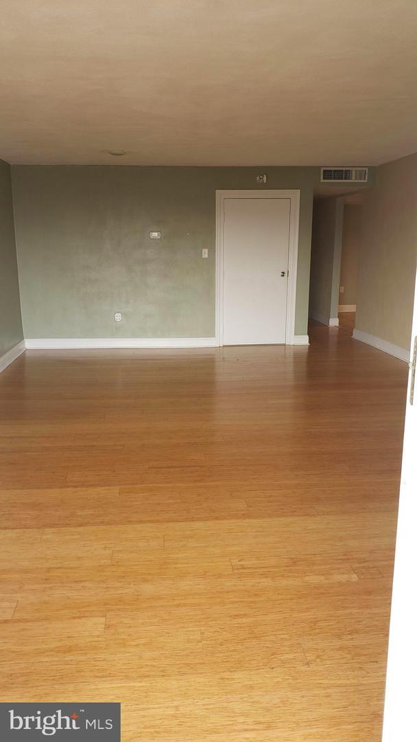 Foto del edificio - 2212 Forest Ln