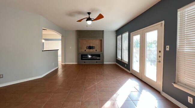 Building Photo - Beautiful Home Available for Lease in Shav...