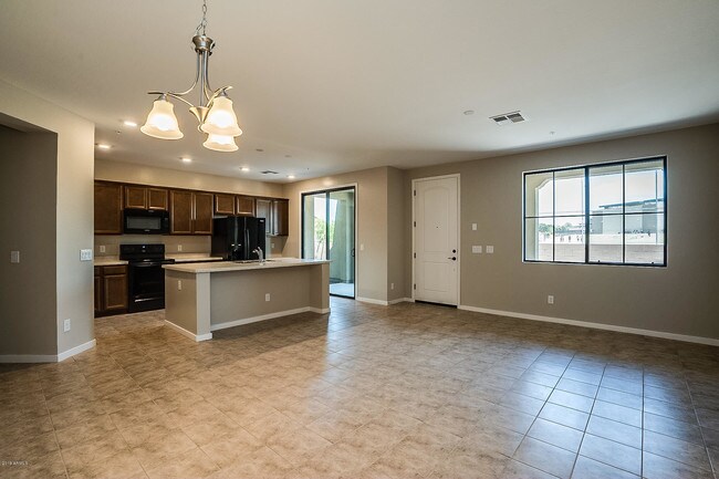 Foto del edificio - 3900 E Baseline Rd