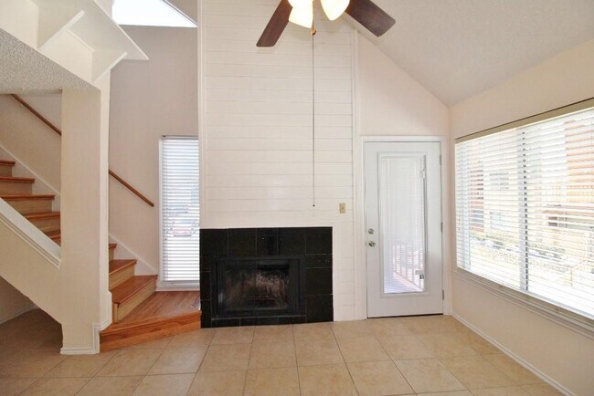 Building Photo - 2301 Basil Dr