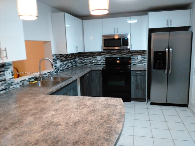 Foto del edificio - 3937 NW 122nd Terrace