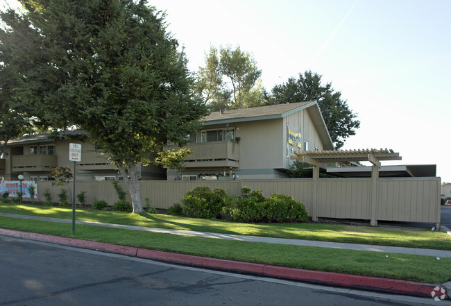 5770 E Kings Canyon Rd Building Photo - The Greenery Apartments