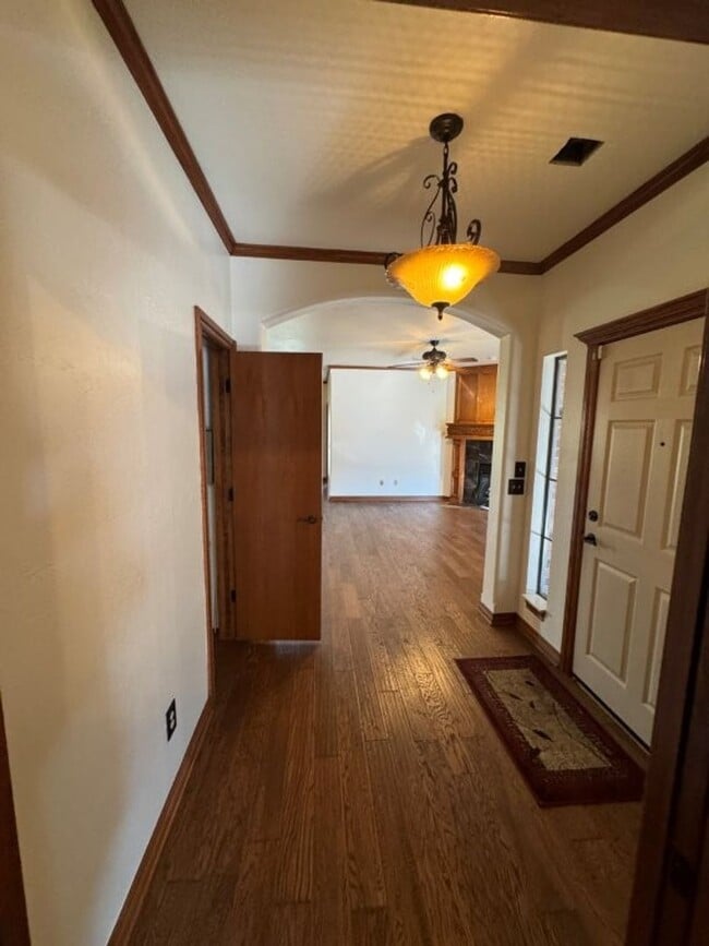 Foto del edificio - Stunning 3 bed in immaculate community, NO mowing, neighborhood pool, and GATED entry!