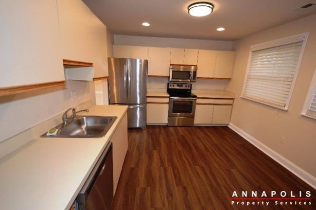 Building Photo - 399 Carronade Way