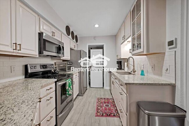Foto del edificio - Convenient to everything 2-bedroom 1 bathroom condo in West Lakewood/ Sloan's Lake.