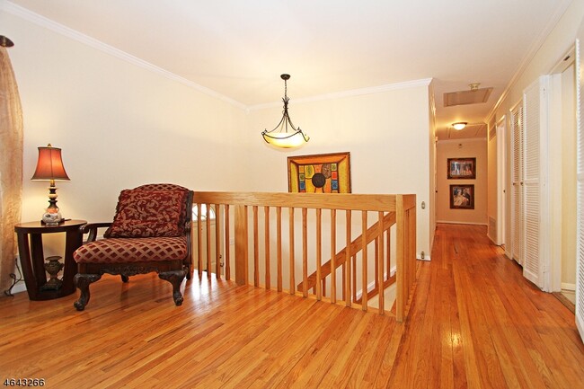 Building Photo - 30 Colonial Woods Dr