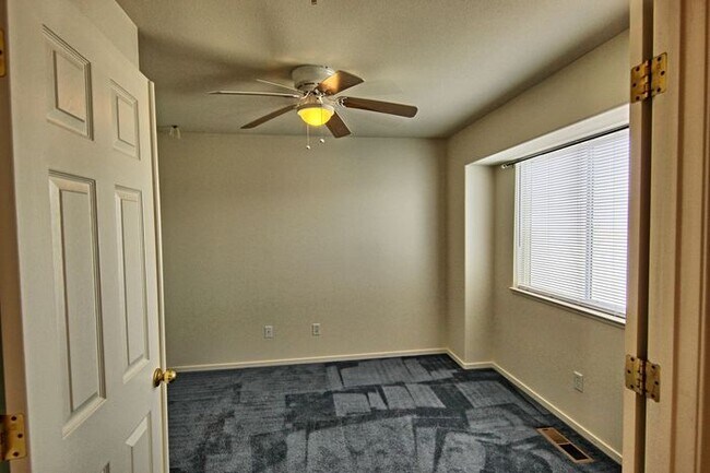 Building Photo - Home located in Donner Trails Subdivision