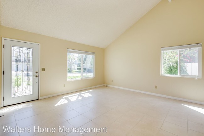 Building Photo - 3 br, 2.5 bath House - 13975 Chicarita Creek