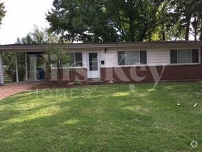 Building Photo - 2440 Parker Rd