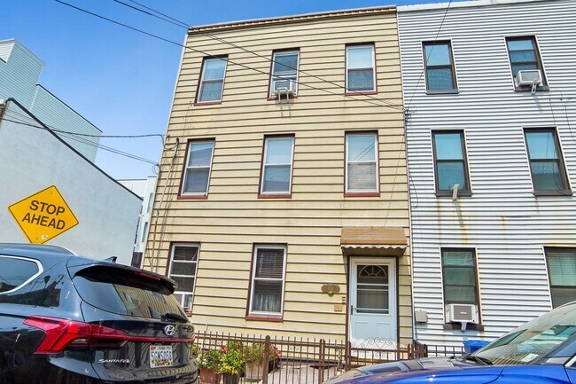 Foto del edificio - 438 2nd St