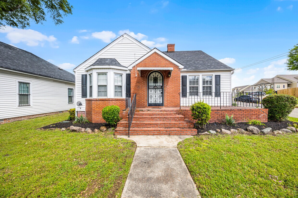 Primary Photo - 132 Campbell St