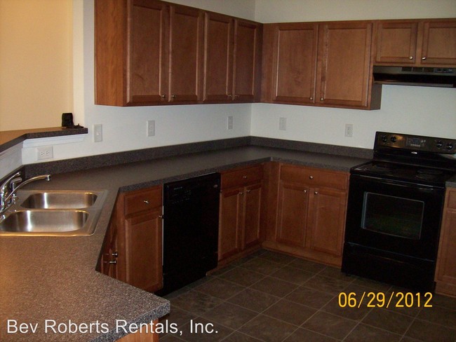 Building Photo - 3 br, 2.5 bath House - 506 War Admiral Court