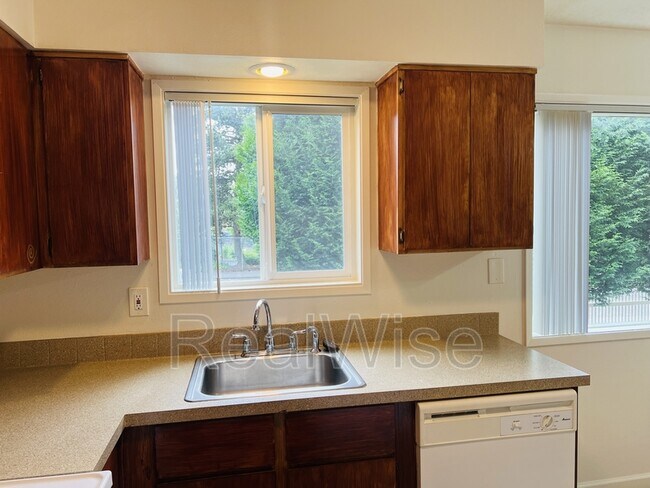 Building Photo - 2629 SE 145th Ave