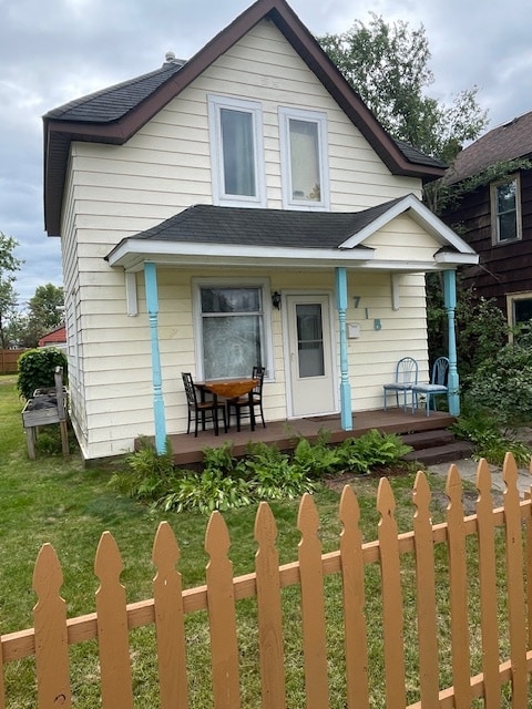 Building Photo - 718 3rd St SE