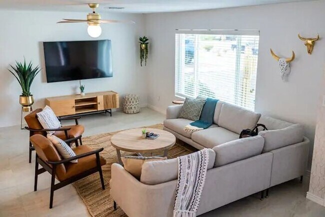 Building Photo - Apply Here: https://realty480pm.appfolio.c...