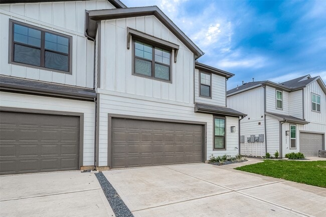 Building Photo - 27838 Western Crk Ct