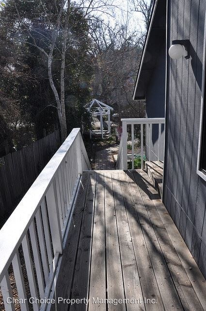 Building Photo - 530 Salinas Ave