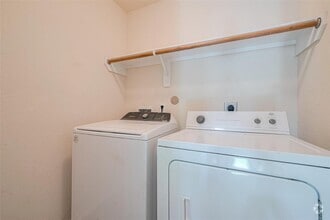 Building Photo - 18402 Each Elm Way