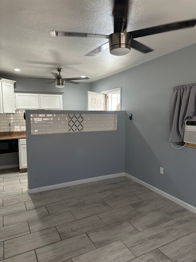 Building Photo - 5724 N 36th Dr