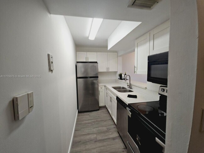 Foto del edificio - 1720 NW N River Dr