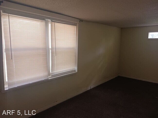 Building Photo - 3 br, 1 bath House - 2407 Woodend Avenue