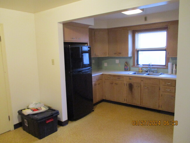 Kitchen - 1602 Division Ave