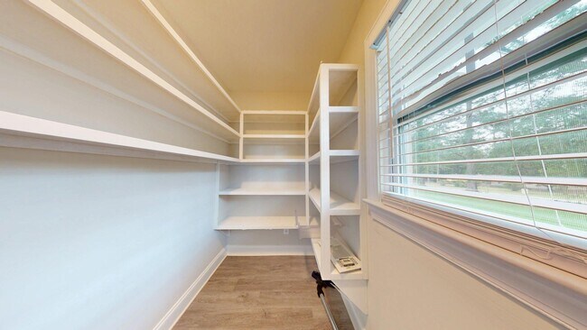 Foto del edificio - Totally Updated Home on Oak Bowery