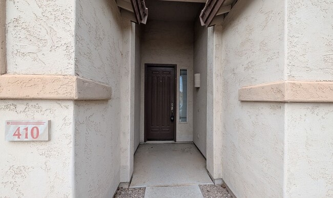 Building Photo - 3 Bedroom Home in Dobson Place Community N...