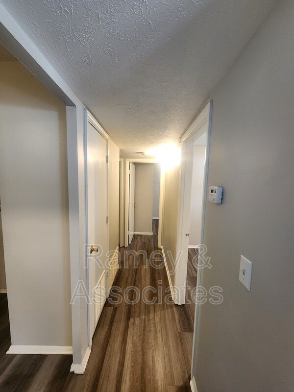 Foto del edificio - 5403 Bramble Ct