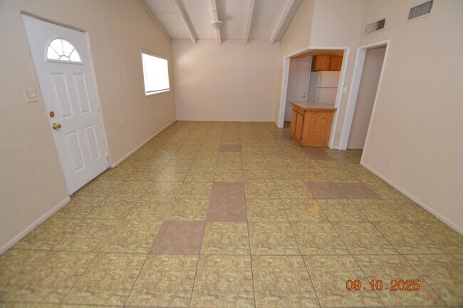 Foto del edificio - 1732 Canosa Ave