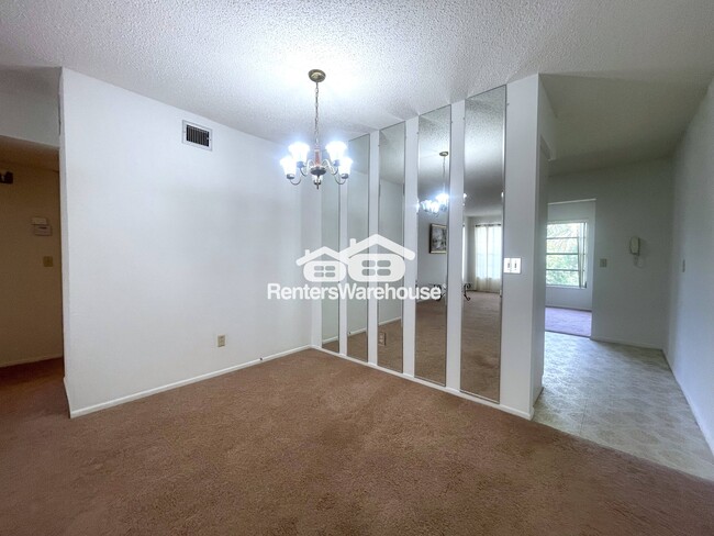 Building Photo - 2460 Persian Dr