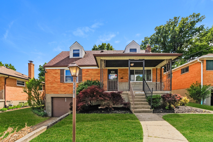 Primary Photo - Inviting 3 Bedroom Home