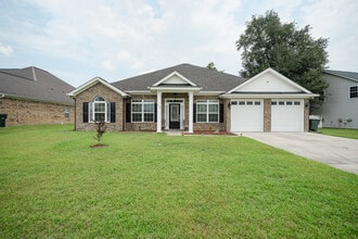 Building Photo - 729 English Oak Dr