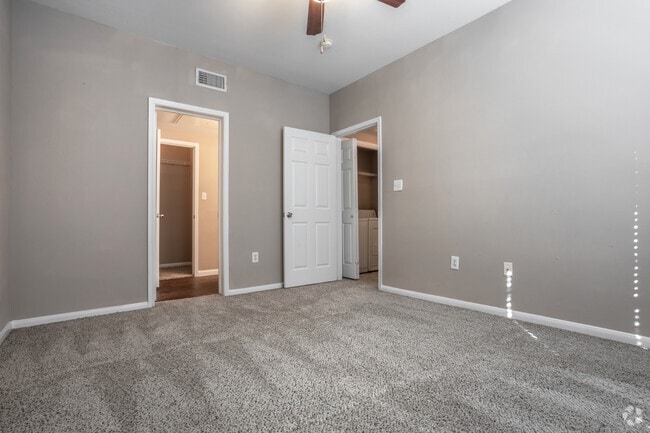 1BR, 1BA - 706SF - Bedroom - Estates at Fountain Lake
