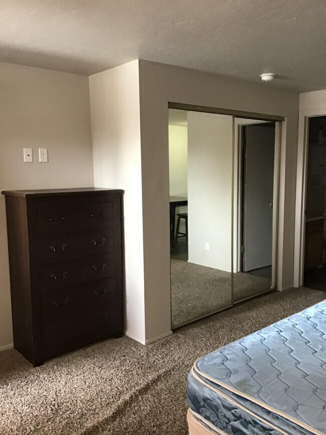 Building Photo - 202 Bear River Dr