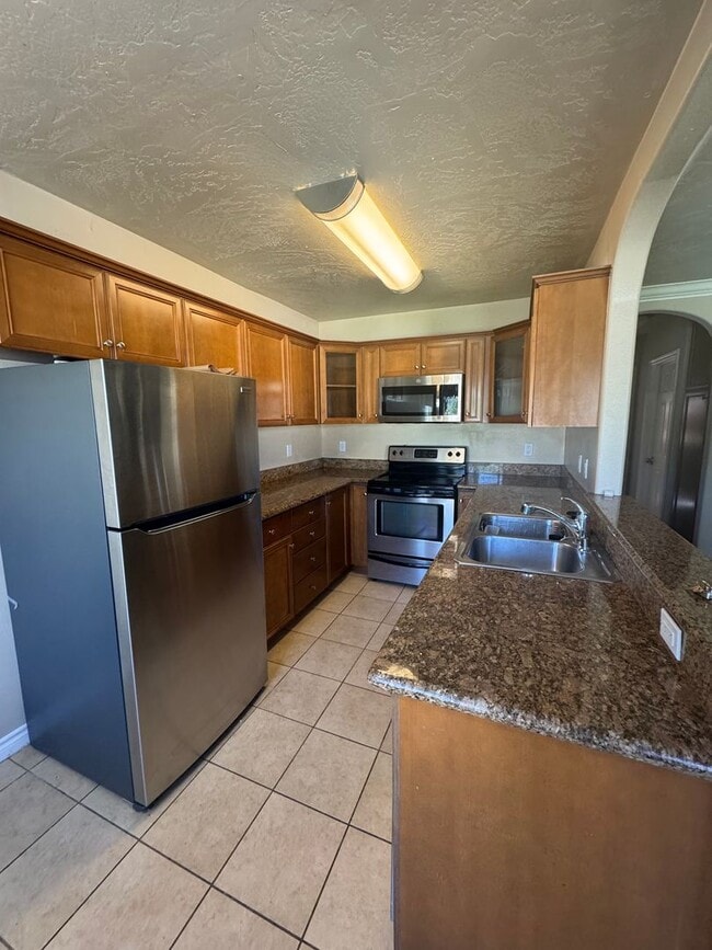 Building Photo - Charming 2-Bedroom, 1-Bathroom Condo for R...