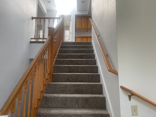 Foto del edificio - Lakeside area 3 bedroom, 2.5 bath home