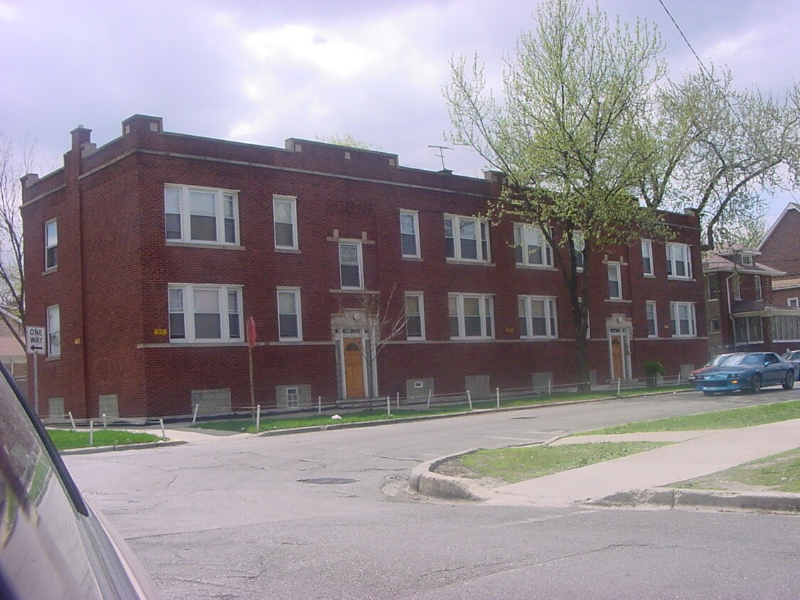  - 5119-5121 W Ohio Ave