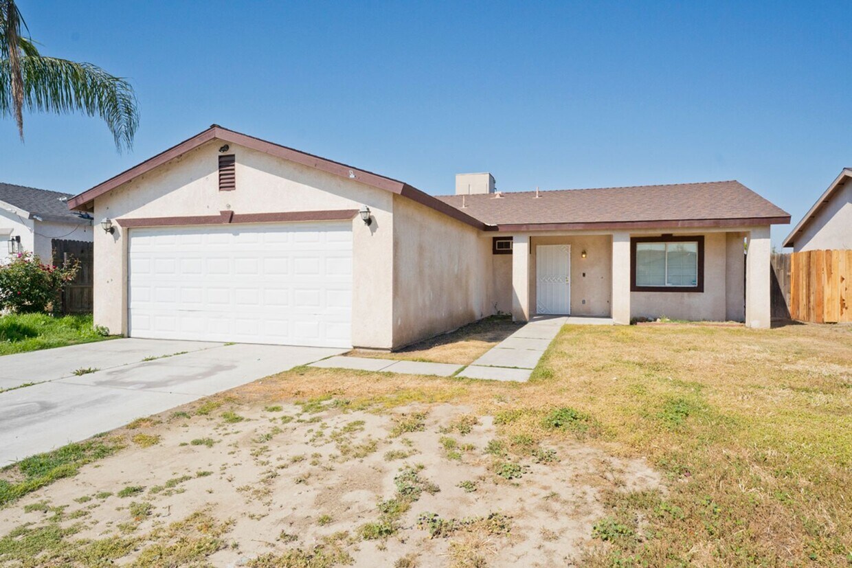 Primary Photo - 3Bed/2bath SW Bakersfield