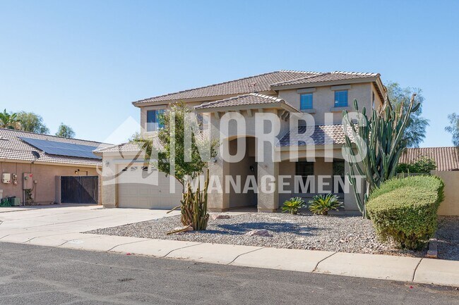 Building Photo - 1553 E Alba Dr