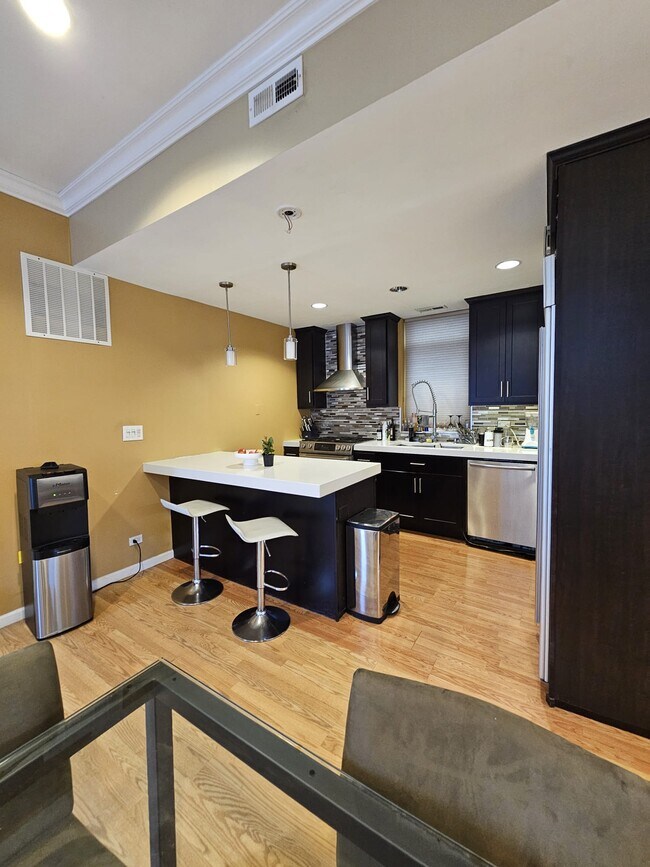 Cocina - 1712 N Ashland Ave