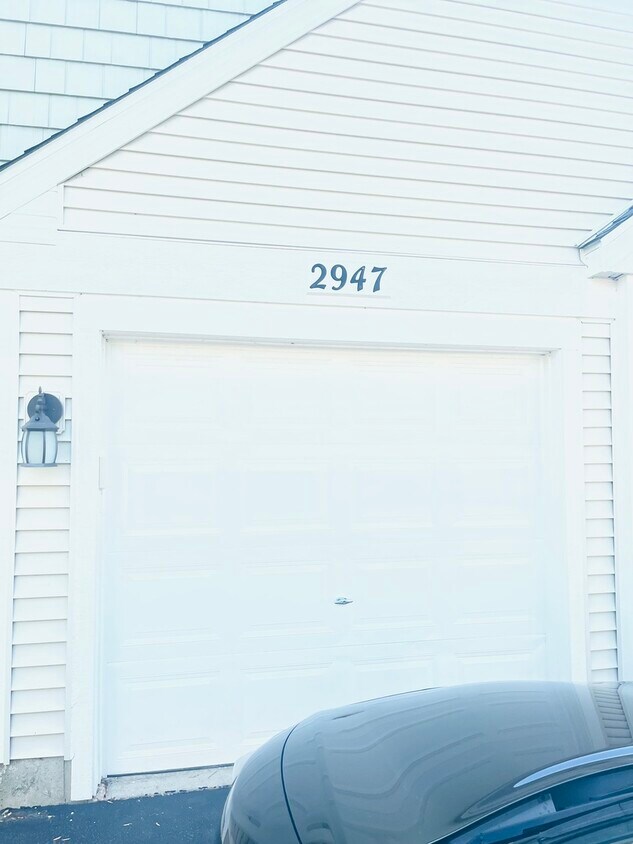 Primary Photo - 2947 Rutland Cir