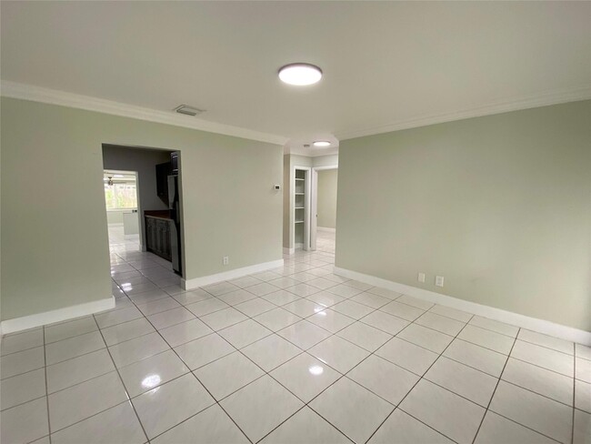 Photo - 1610 NE 62nd St Apartment