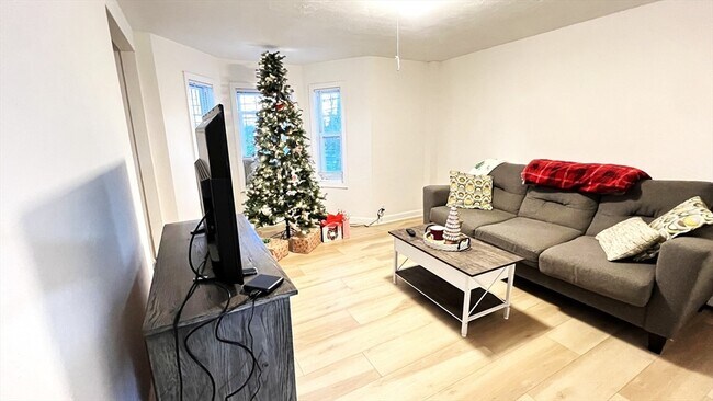 Building Photo - 50 Conant St