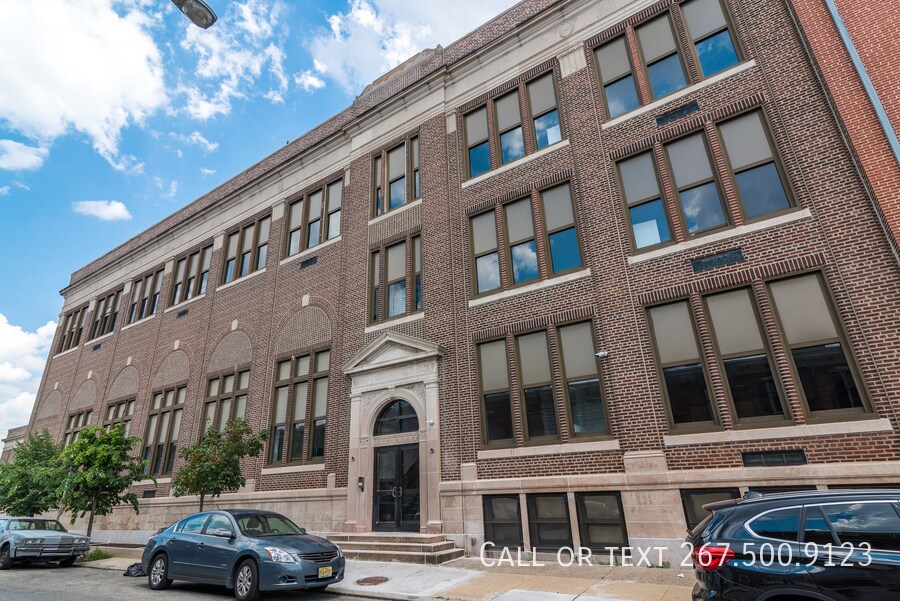Primary Photo - 1501 S. 17th-B111