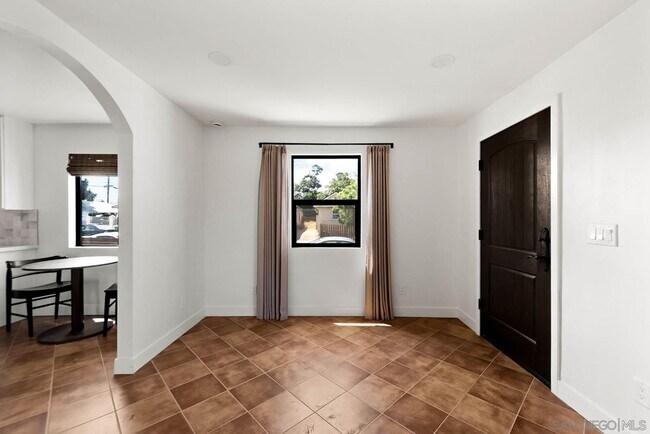 Foto del edificio - 2901 Webster Ave