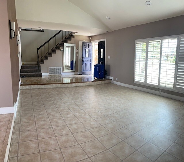 Building Photo - 3181 Simberlan Dr