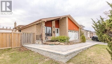 Building Photo - 468 Gowland CR